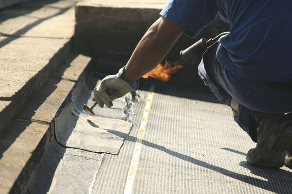 Feuilles pr&eacute;fabriqu&eacute;s pour &eacute;tanch&eacute;it&eacute; de pont