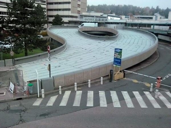 &Eacute;tanch&eacute;it&eacute; du parvis du CHU