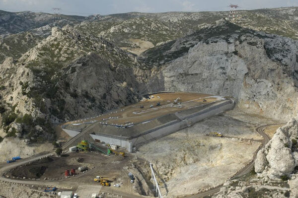 R&eacute;habilitation d'un ancien site p&eacute;trolier Retia-Total &agrave; l'Estaque