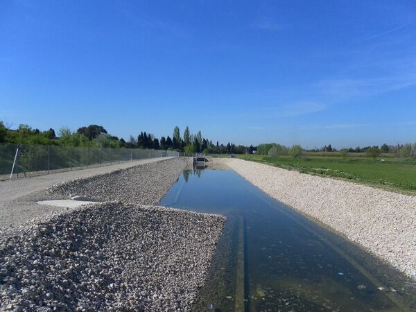 3 bassins de d&eacute;cantation sur A54 - St Martin de Crau
