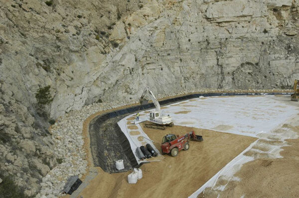 Réhabilitation d'un ancien site pétrolier à l'Estaque Réhabilitation d'un ancien site pétrolier à l'Estaque