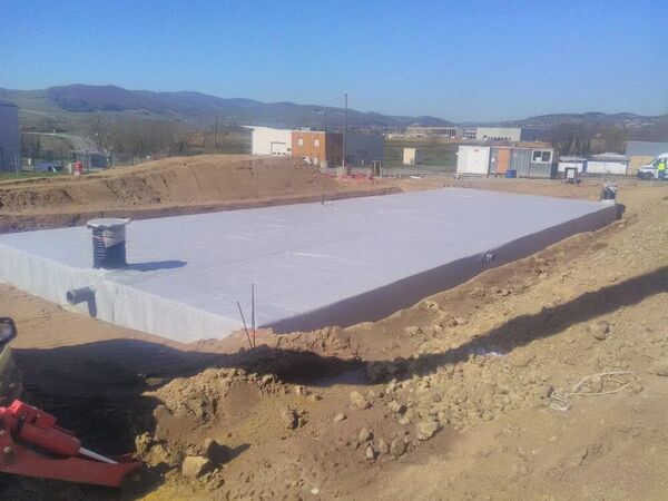 Bassin pr&ecirc;t &agrave; &ecirc;tre remblay&eacute;